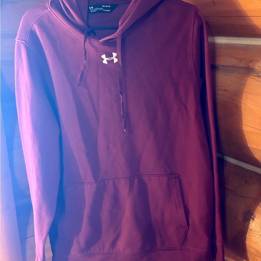 Men’s med Under armour hoodie